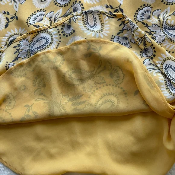 ❤️2/$15 or 3/$21❤️ Loft Paisley Strappy Cami Size Small - Picture 8 of 10